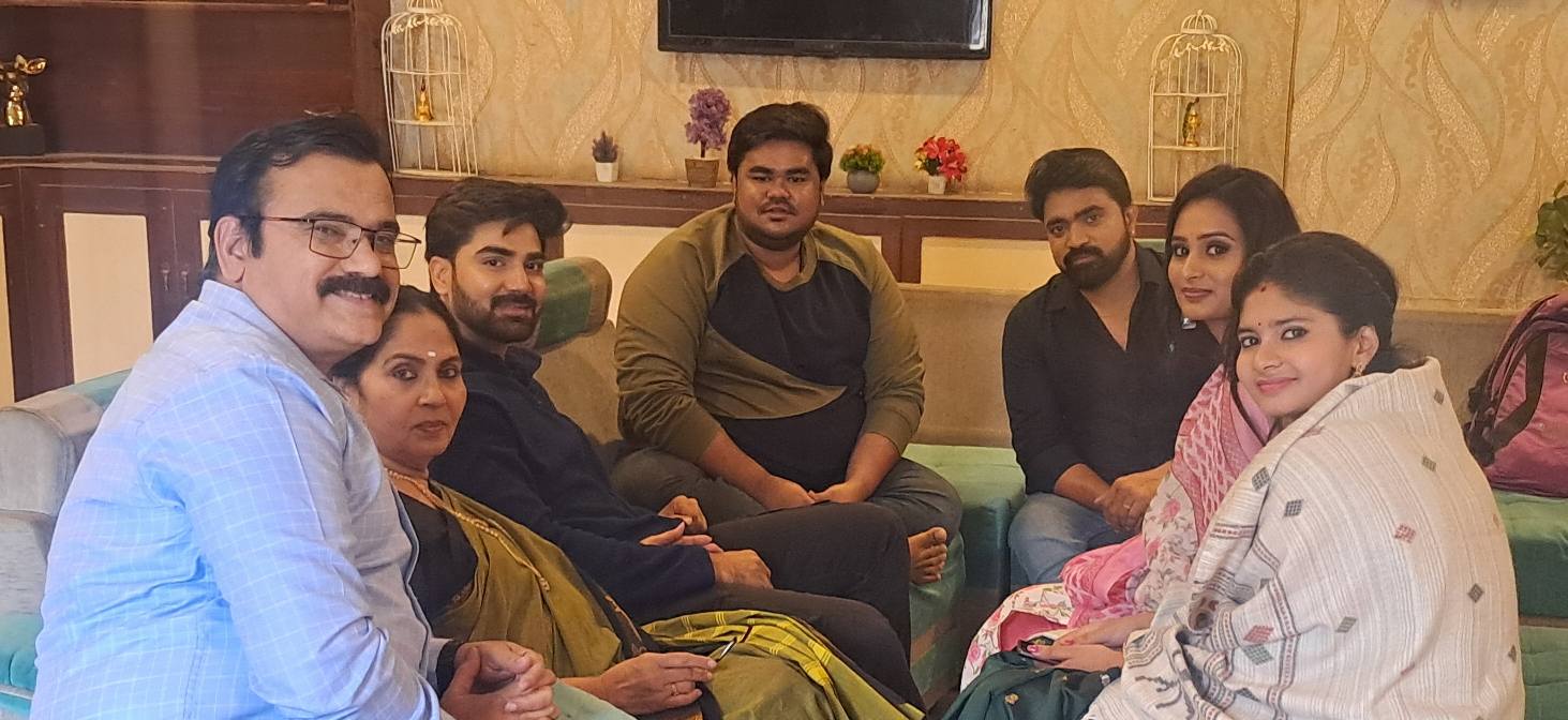 Actor Ramesh Donthula with cast